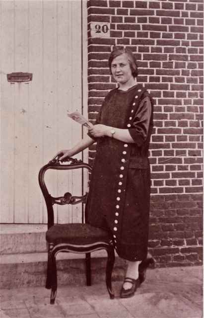 Adèle ging alle deuren af om haar meubilair stuk voor stuk te verkopen. Bij elk onderdeel was er een gebruiksaanwijzing bij.